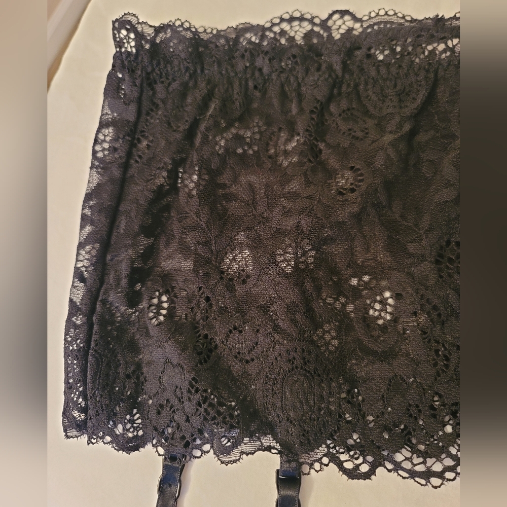 Victoria's Secret Dream Angel Black Lace Garter Skirt w/ Thong Panty (M/L) - Picture 2 of 7